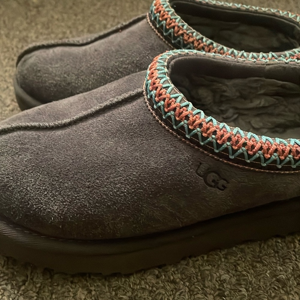 Tasman slipper” Dark grey